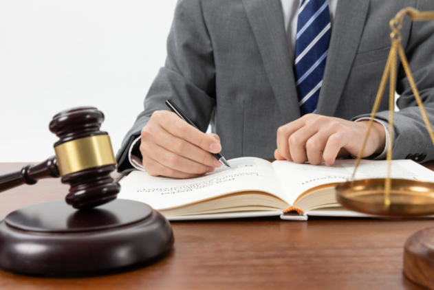 A Guide to Choosing the Right Corporate Law Firm